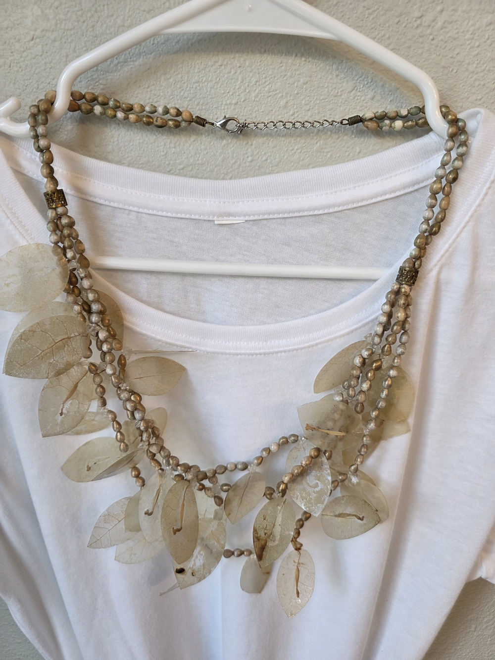 Delicate Leaf Strand Necklace - Neutral Beige. #28